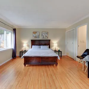 https://private-suite-with-separated-entrance-monicas-home.vancouver-hotels-bc.net