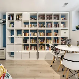 https://a-beach-retreat-right-in-the-city.niagara-fallshotels.com